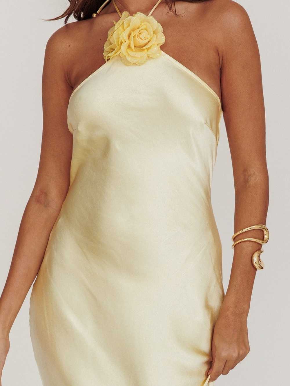 Selfie Leslie Butter Yellow Satin Halter Maxi w/ Floral Neck Detail - Small- NWT - Picture 4 of 9